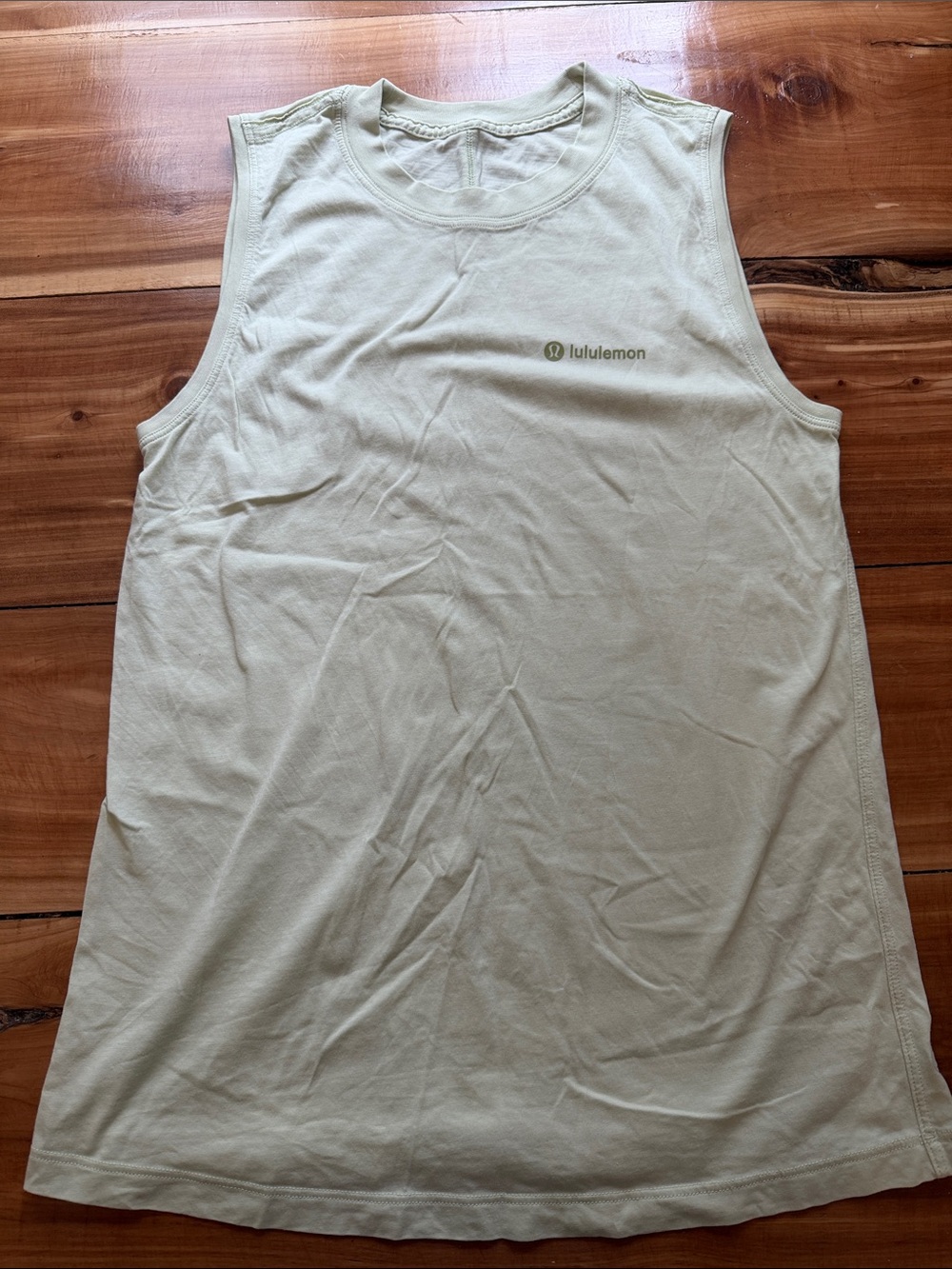 lululemon Tank, Light Green, Sized 4/6 💚💚💚 Good Condition